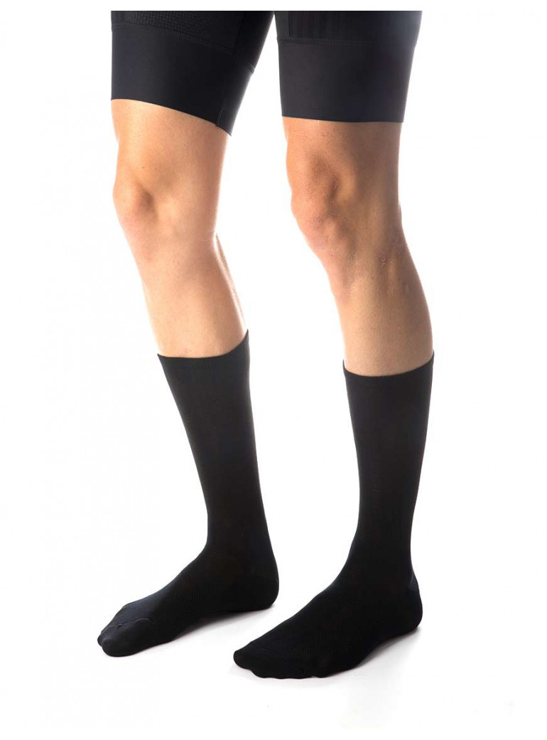 BLACK AERO SOCKS