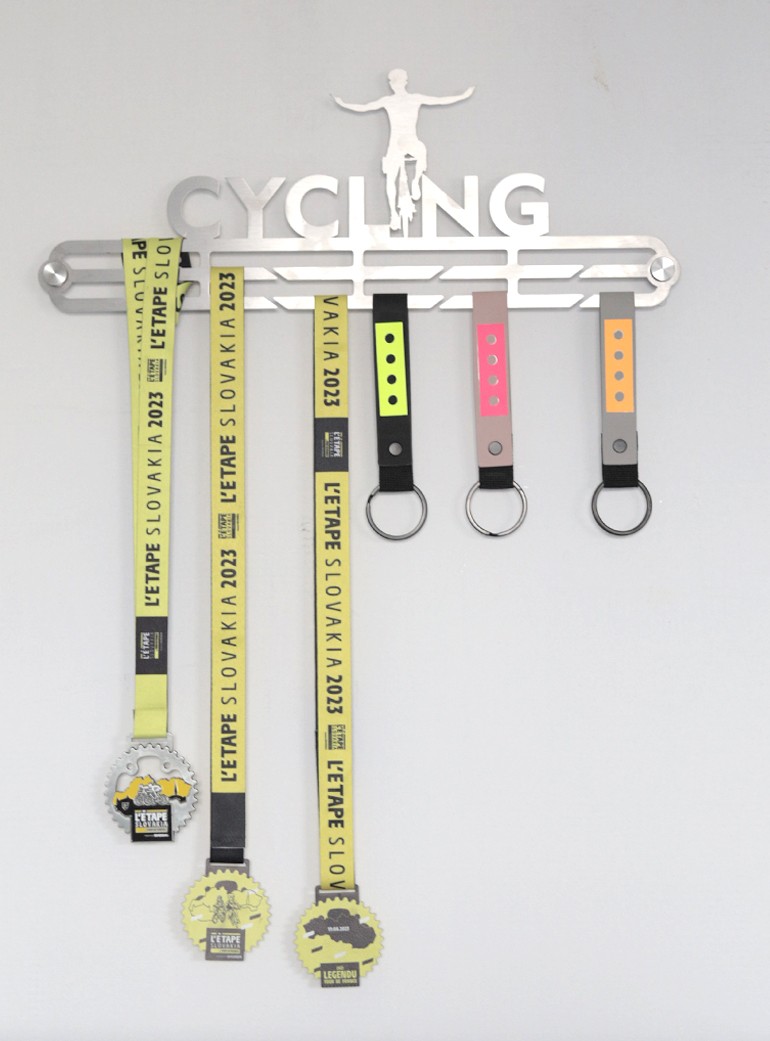 CYCLING MEDAL HOLDER