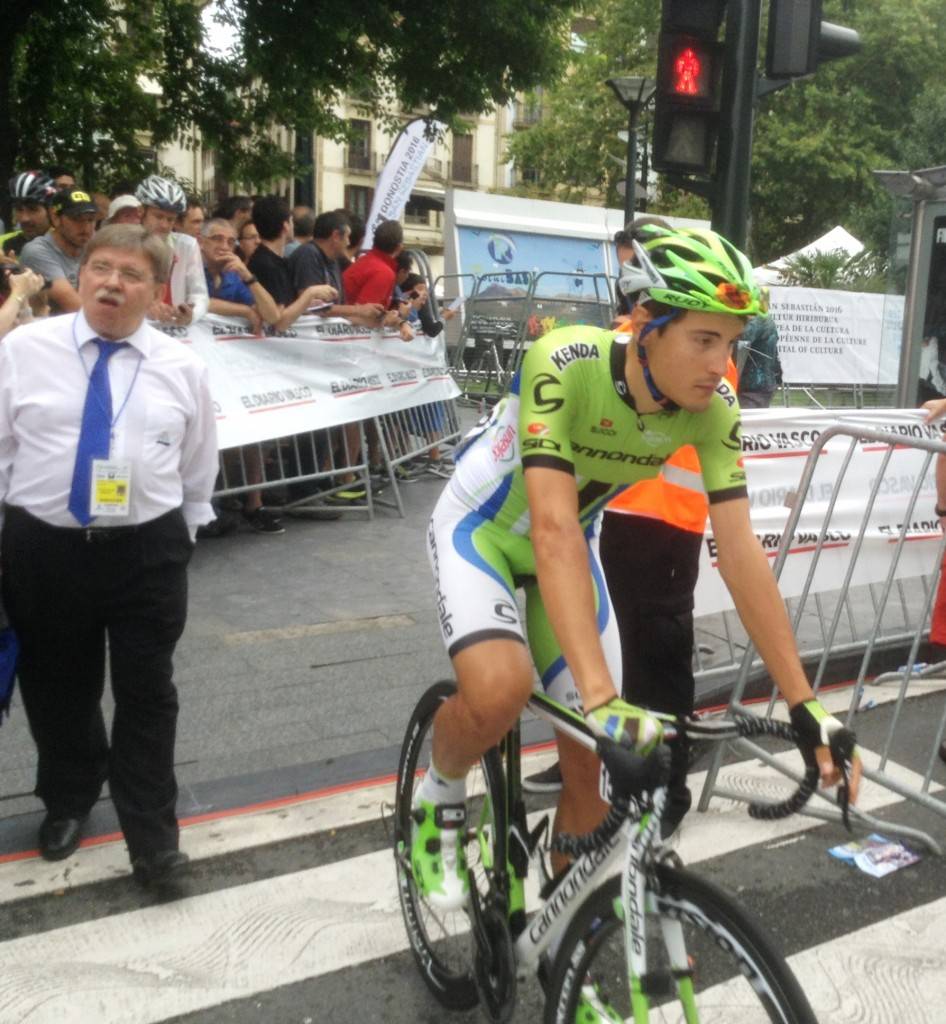 Alberto Bettiol heading to the bus (image: G4)