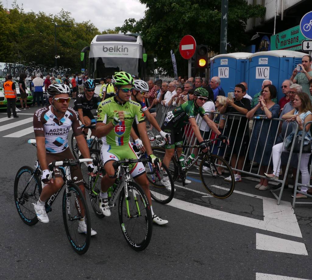 There's always time for a chat before the start (image: G4)