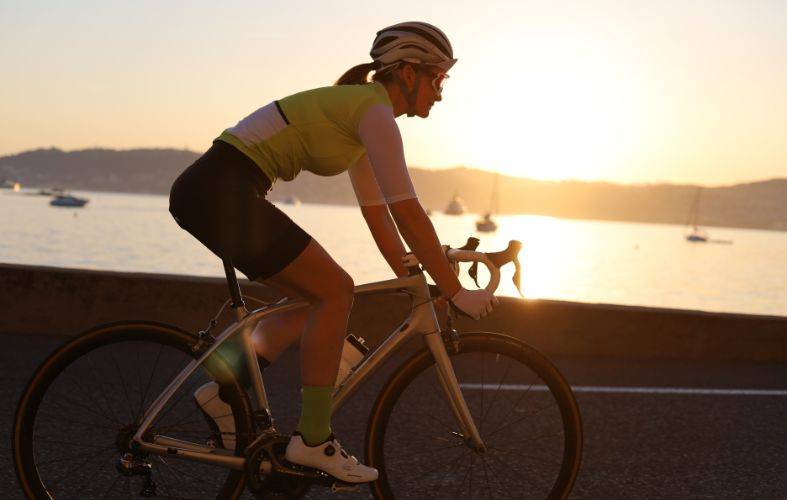 Conseils et astuces pour perdre du poids et affiner notre silhouette en faisant du vélo.
